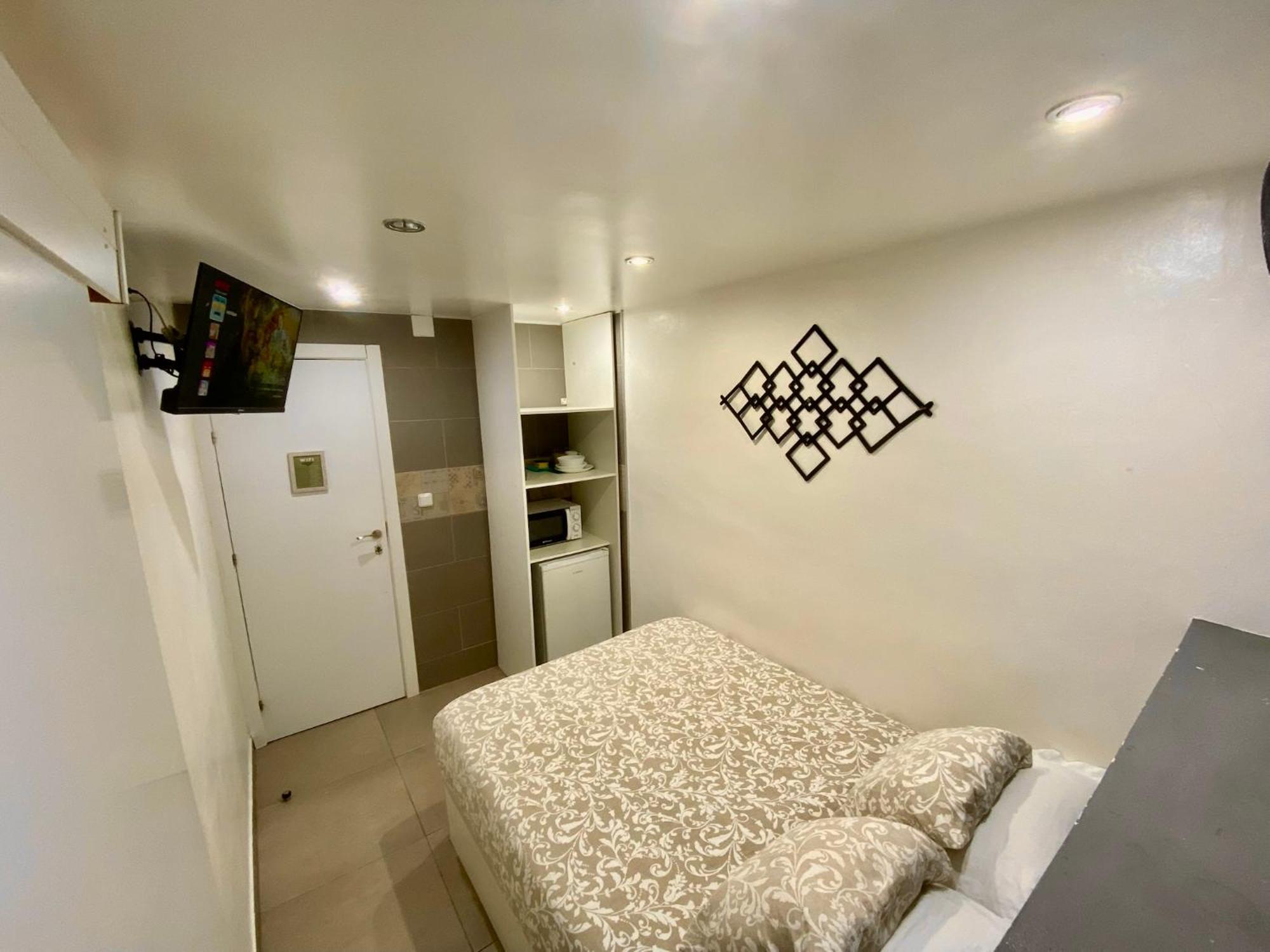 Suites Nuevas Con Bano Privado Frente Al Metro St Mwc Barcelona-Fira L'Hospitalet de Llobregat Exterior photo